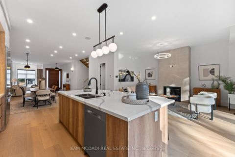 Photo 7 at 78 South Kingsway, Swansea, Toronto