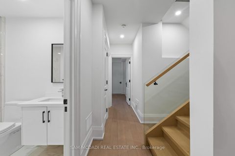 Photo 35 at 78 South Kingsway, Swansea, Toronto