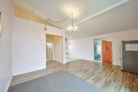 Photo 7 at 5 Cottonwood Drive, Don Mills, Toronto