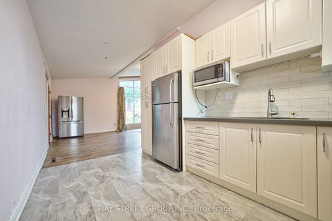 Photo 11 at 5 Cottonwood Drive, Don Mills, Toronto