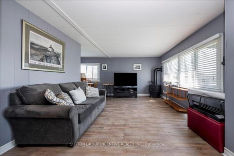 Photo 1 at 18 Trefoil Drive, Rural Innisfil, Innisfil