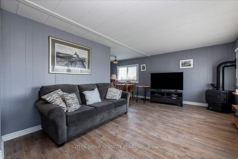 Photo 2 at 18 Trefoil Drive, Rural Innisfil, Innisfil