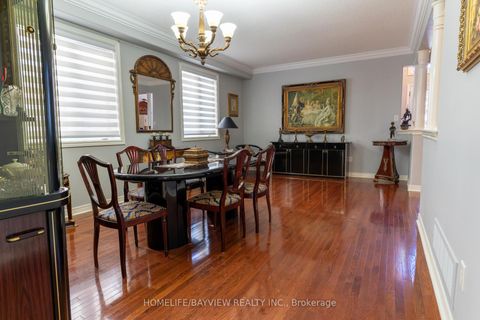 Photo 5 at 8 Pico Crescent, Beverley Glen, Vaughan