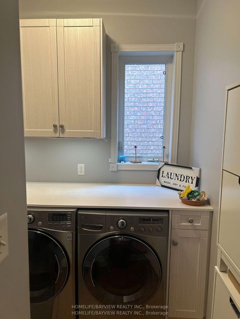 Photo 15 at 8 Pico Crescent, Beverley Glen, Vaughan
