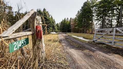 Photo 2 at 21455 Warden Avenue, Rural East Gwillimbury, East Gwillimbury