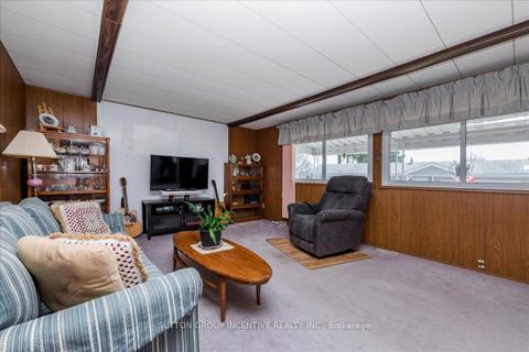 Photo 5 at 2 Mimosa Crescent, Rural Innisfil, Innisfil