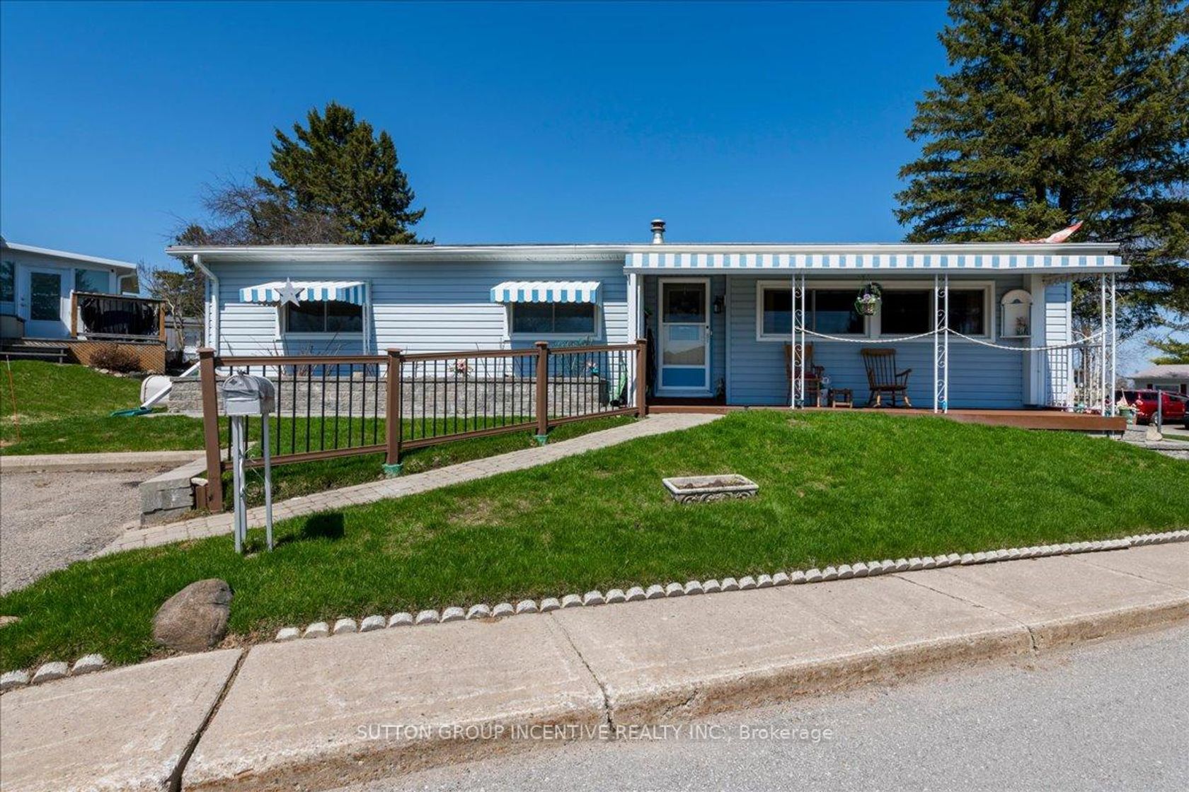 2 Mimosa Crescent, Rural Innisfil, Innisfil photo number 2