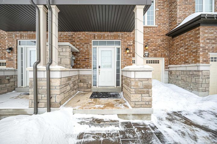 Photo 2 at 52 Veterans Street, Bradford, Bradford West Gwillimbury