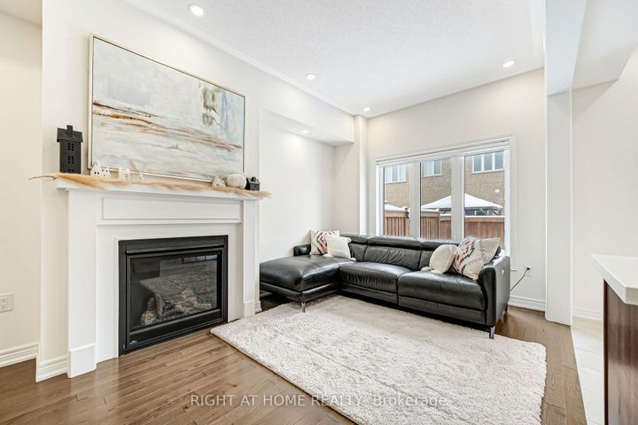 Photo 15 at 52 Veterans Street, Bradford, Bradford West Gwillimbury