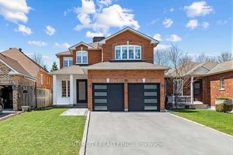 Photo 1 at 75 Canoe Court, Oak Ridges Lake Wilcox, Richmond Hill