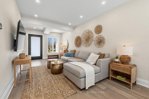Photo 5 at 75 Canoe Court, Oak Ridges Lake Wilcox, Richmond Hill