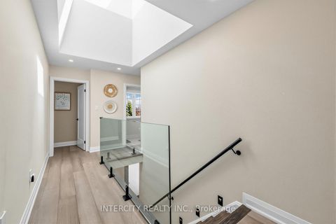 Photo 16 at 75 Canoe Court, Oak Ridges Lake Wilcox, Richmond Hill