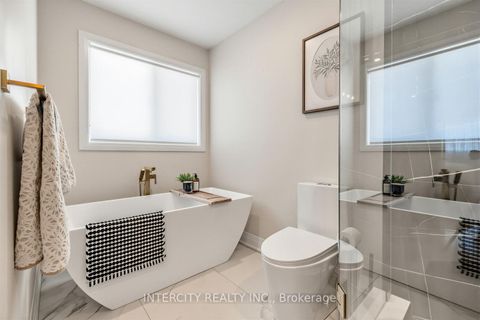 Photo 20 at 75 Canoe Court, Oak Ridges Lake Wilcox, Richmond Hill