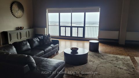 Photo 27 at 1803 - 33 Harbour Square, Waterfront Communities C1, Toronto