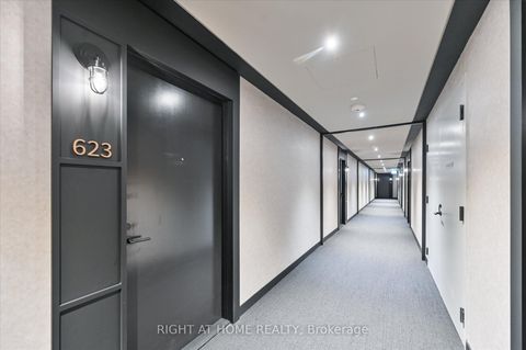 Photo 3 at 623 - 505 Richmond Street W, Waterfront Communities C1, Toronto