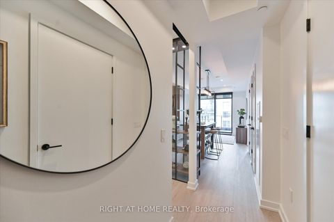 Photo 4 at 623 - 505 Richmond Street W, Waterfront Communities C1, Toronto