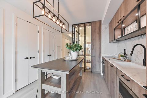 Photo 10 at 623 - 505 Richmond Street W, Waterfront Communities C1, Toronto