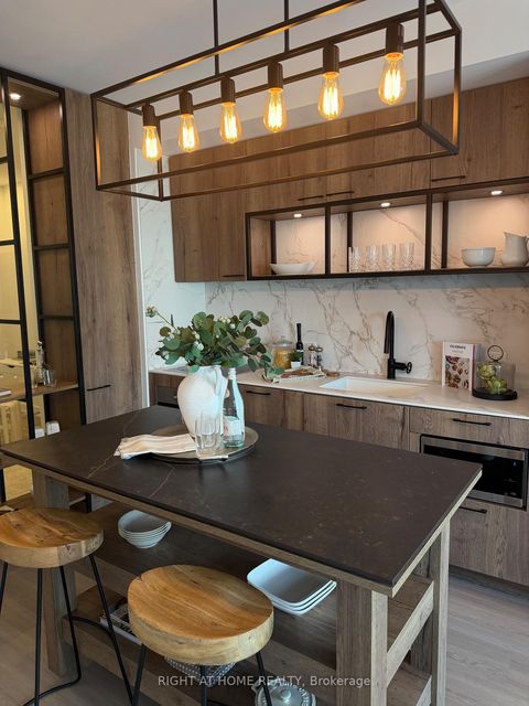 Photo 11 at 623 - 505 Richmond Street W, Waterfront Communities C1, Toronto