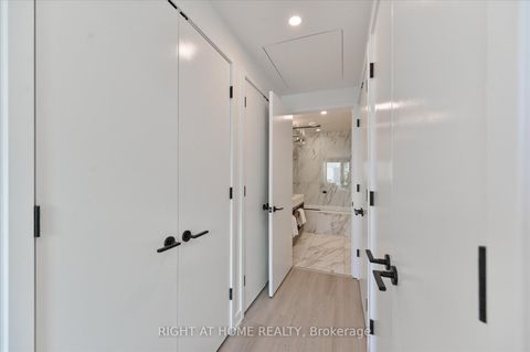 Photo 17 at 623 - 505 Richmond Street W, Waterfront Communities C1, Toronto