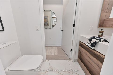 Photo 20 at 623 - 505 Richmond Street W, Waterfront Communities C1, Toronto