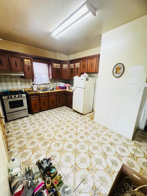 Photo 5 at 275 Salem Avenue, Junction, Toronto