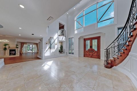 Photo 1 at 305 Woodland Acres Crescent, Rural Vaughan, Vaughan