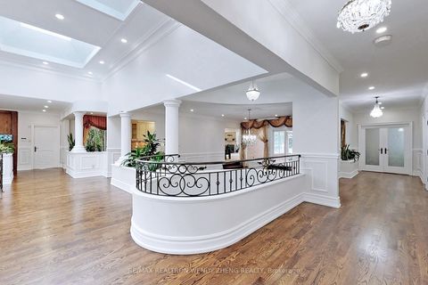 Photo 5 at 305 Woodland Acres Crescent, Rural Vaughan, Vaughan