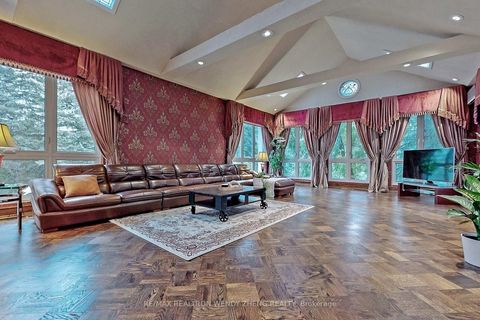 Photo 8 at 305 Woodland Acres Crescent, Rural Vaughan, Vaughan