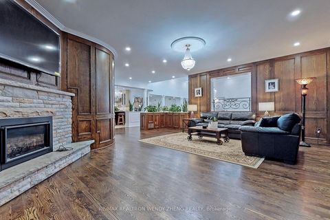 Photo 10 at 305 Woodland Acres Crescent, Rural Vaughan, Vaughan