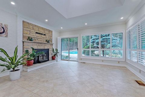 Photo 14 at 305 Woodland Acres Crescent, Rural Vaughan, Vaughan
