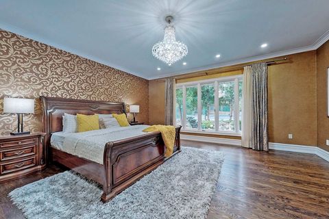 Photo 18 at 305 Woodland Acres Crescent, Rural Vaughan, Vaughan