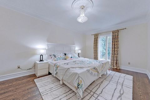 Photo 20 at 305 Woodland Acres Crescent, Rural Vaughan, Vaughan