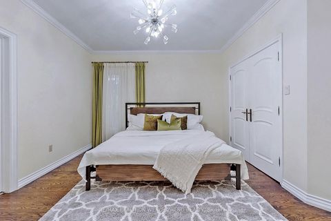 Photo 21 at 305 Woodland Acres Crescent, Rural Vaughan, Vaughan