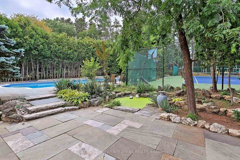 Photo 28 at 305 Woodland Acres Crescent, Rural Vaughan, Vaughan