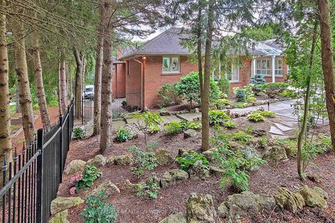 Photo 31 at 305 Woodland Acres Crescent, Rural Vaughan, Vaughan