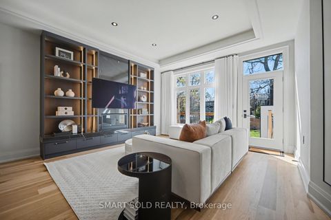 Photo 12 at 443 Hillsdale Avenue E, Mount Pleasant East, Toronto