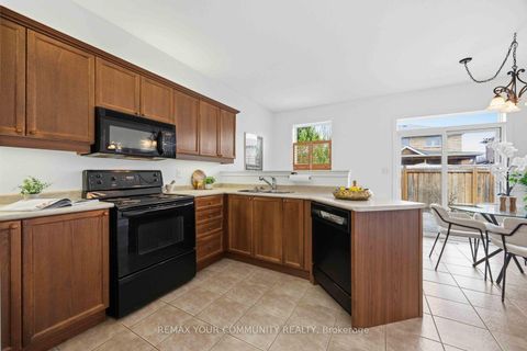 Photo 12 at 3 Paddle Gate, Oak Ridges Lake Wilcox, Richmond Hill