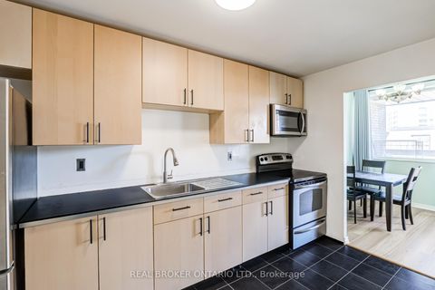 Photo 12 at 402 - 4060 Lawrence Avenue E, West Hill, Toronto