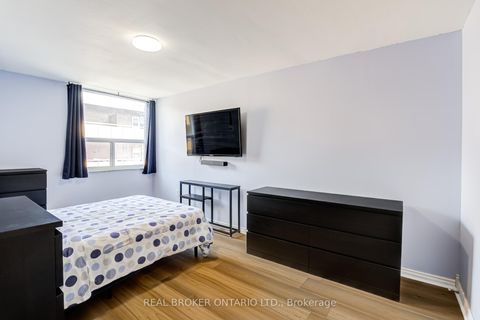 Photo 15 at 402 - 4060 Lawrence Avenue E, West Hill, Toronto