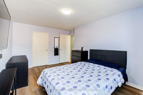 Photo 16 at 402 - 4060 Lawrence Avenue E, West Hill, Toronto