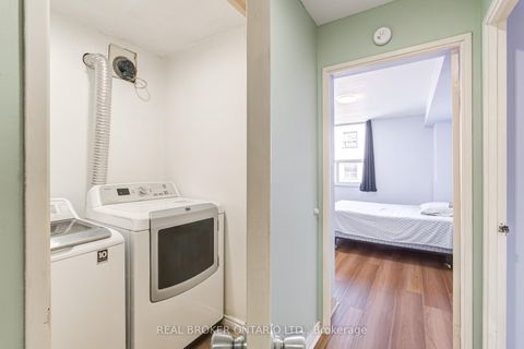 Photo 20 at 402 - 4060 Lawrence Avenue E, West Hill, Toronto