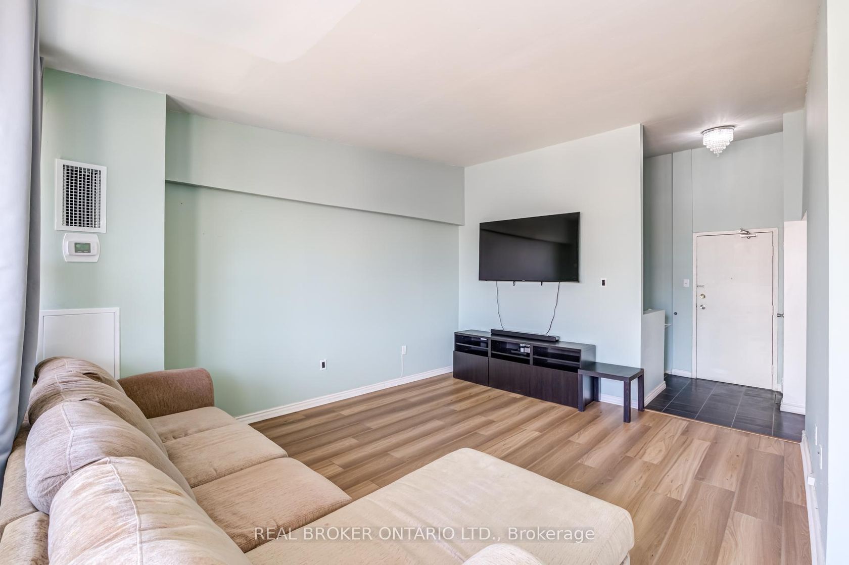 402 - 4060 Lawrence Avenue E, West Hill, Toronto photo number 2