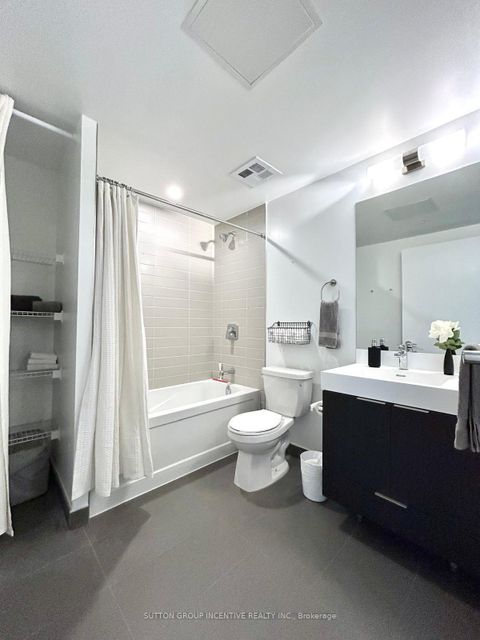 Photo 4 at 126 - 11 Maryport Avenue, CFB, Toronto