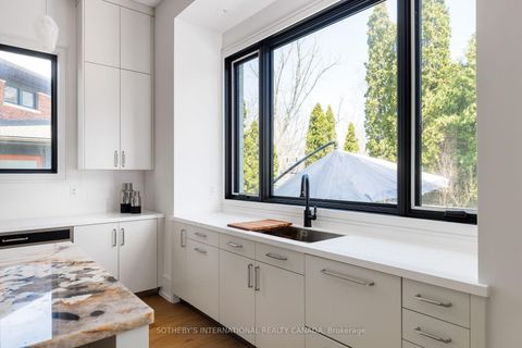 Photo 10 at 85 Kingsway Crescent, Kingsway South, Toronto