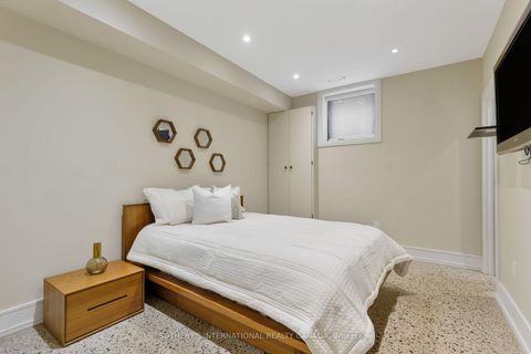 Photo 40 at 85 Kingsway Crescent, Kingsway South, Toronto
