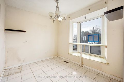 Photo 7 at 106 - 250 John Garland Boulevard, Clairville, Toronto