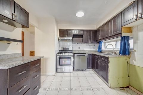 Photo 10 at 106 - 250 John Garland Boulevard, Clairville, Toronto