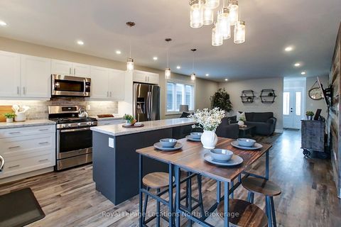 Photo 11 at 225 Quebec Street, Stayner, Clearview