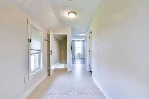 Photo 15 at 30 Tiffin Street, Allandale Centre, Barrie