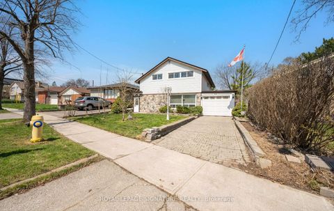 Photo 2 at 60 Hinton Road, Kipling, Toronto